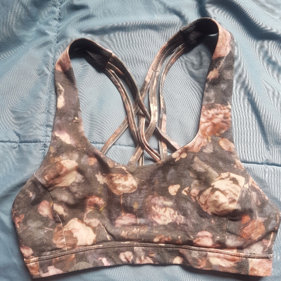 Lululemon Free to Be Serene Sports Bra - Picture 1 of 2